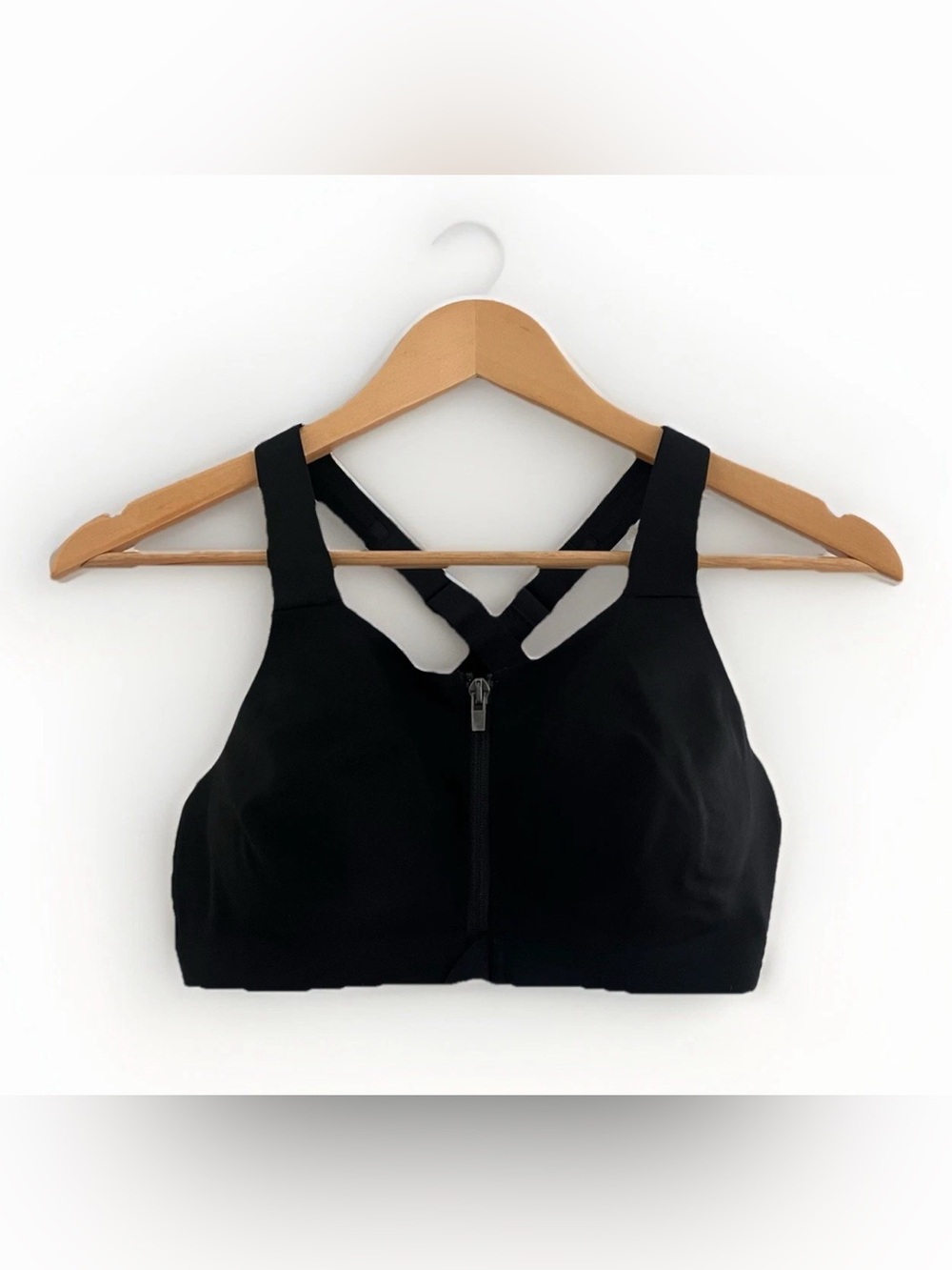 Victoria Secret Knockout 2.0 Front Zip Sports Bra Black 34D